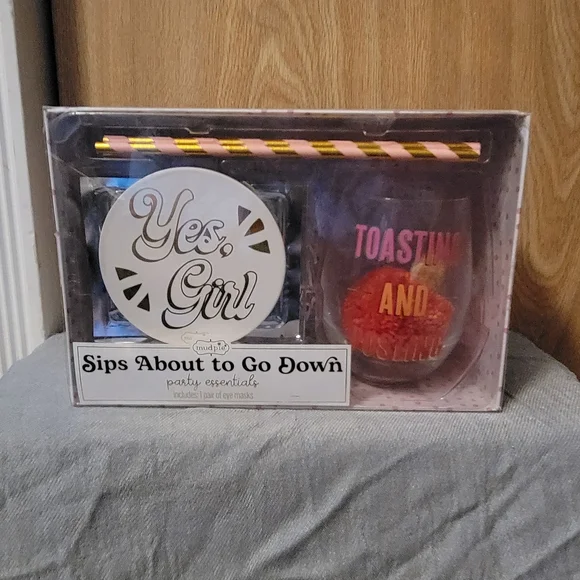 Mud Pie Pink and Gold Wine Glass Set - Picture 1 of 2